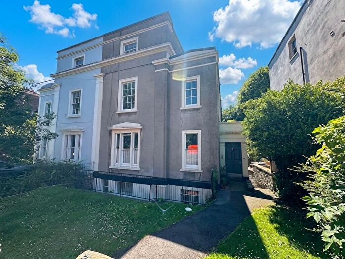 3 Bedroom Flat To Rent In Cotham, Cotham Road, BS6