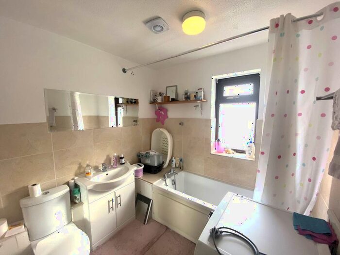 1 Bedroom Maisonette To Rent In Kilmarnock Gardens, Dagenham, Essex, RM8