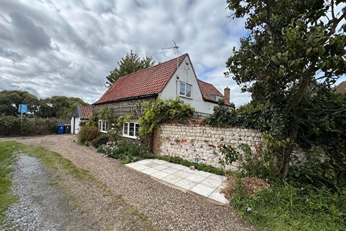 3 Bedroom Cottage For Sale In Dumpling Bridge Lane, Lakenheath, IP27
