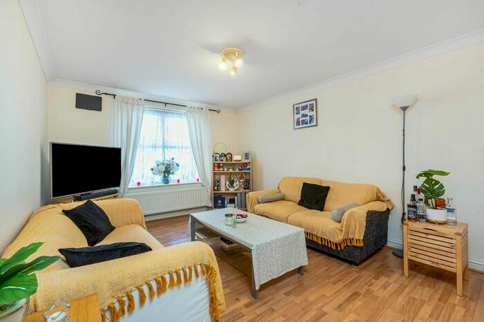 1 Bedroom Flat To Rent In Kingston Road, London, SW19