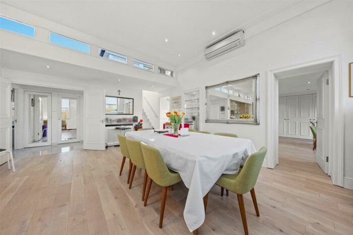 2 Bedroom Terraced House To Rent In Park Road, Marylebone, London, NW1