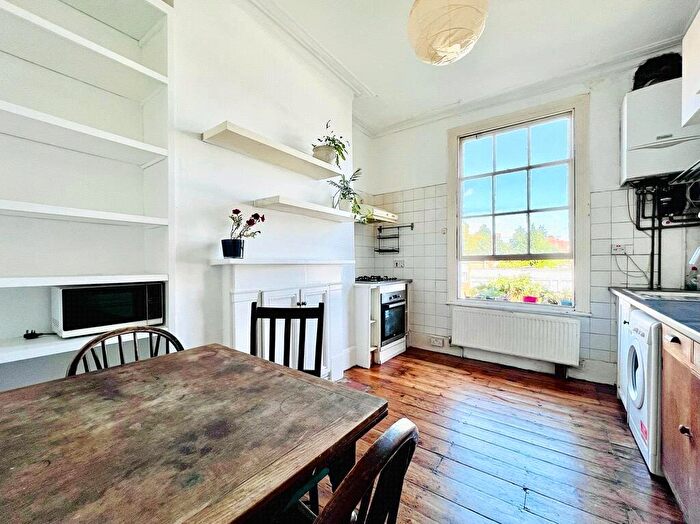 1 Bedroom Garage / Parking To Rent In Mildmay Road, London, N1