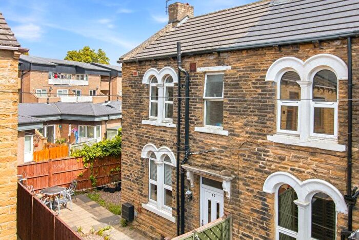1 Bedroom Semi-Detached House For Sale In Hammerton Street, Pudsey, LS28