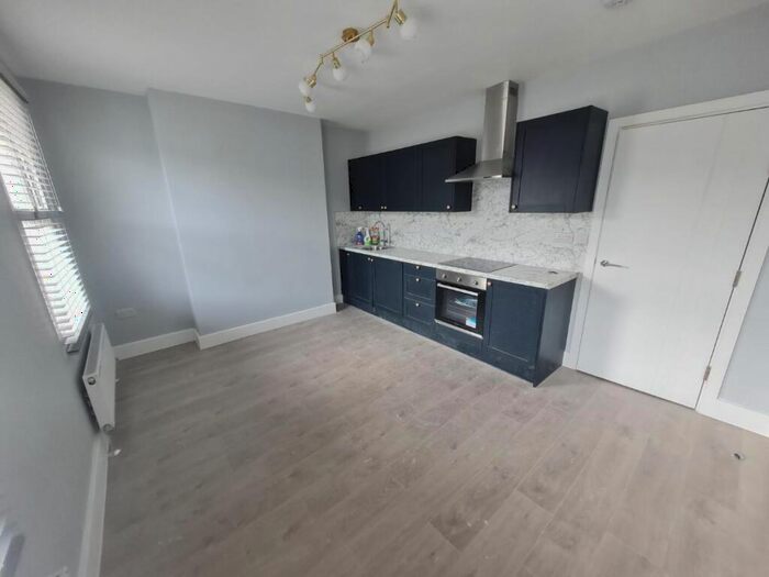 2 Bedroom Flat To Rent In Mabley Street, London, E9