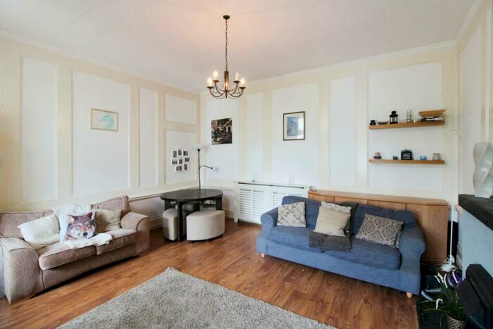 1 Bedroom Maisonette To Rent In The Brandries, Wallington, SM6