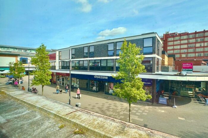 3 Bedroom Flat To Rent In Westmead Farnborough, GU14