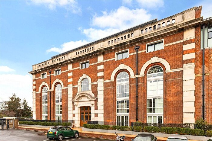 2 Bedroom Flat To Rent In Bazalgette Court, Great West Road, London, W6