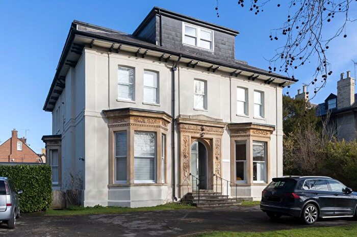 2 Bedroom Flat For Sale In Queens Road, Cheltenham, GL50