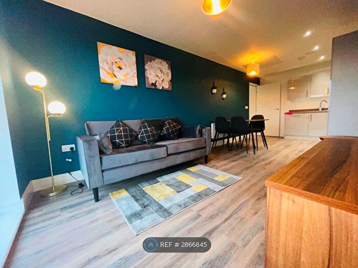2 Bedroom Flat To Rent In The Interchange, Salford, M5