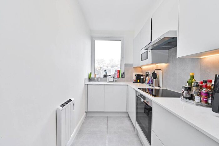 2 Bedroom Flat To Rent In Clarendon Place, Hyde Park Estate, London, W2