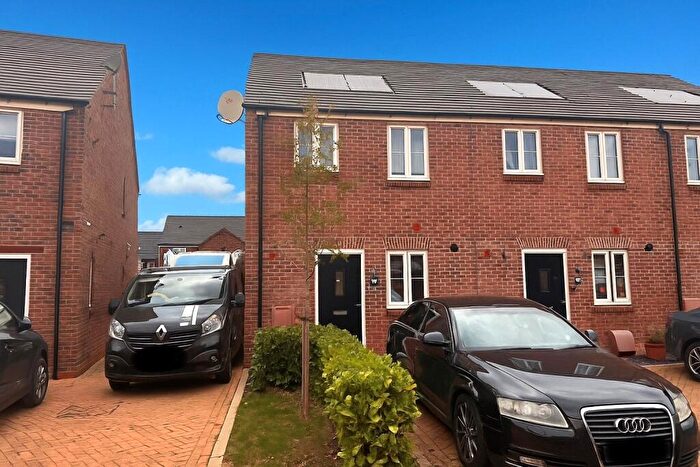 2 Bedroom End Of Terrace House For Sale In Greville Road, Banbury, Oxfordshire, OX16