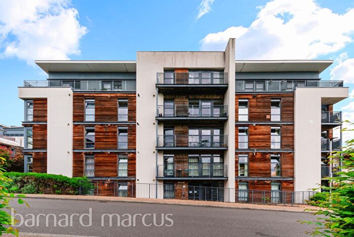 2 Bedroom Flat For Sale In Scott Avenue, London, SW15