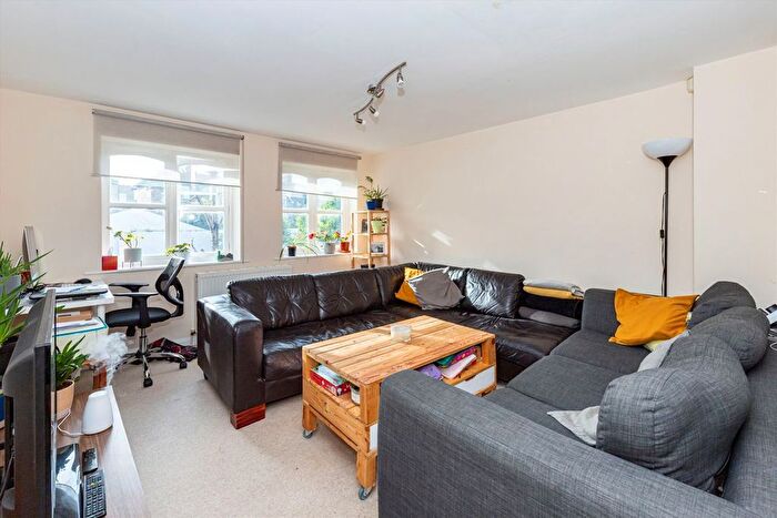 3 Bedroom Property For Sale In Castle Mews, Tooting, SW17
