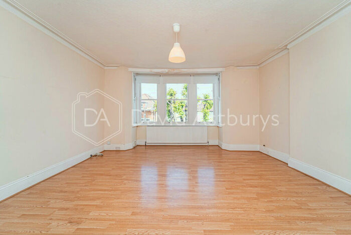 2 Bedroom Apartment To Rent In Ridge Road, Crouch End, London, N8