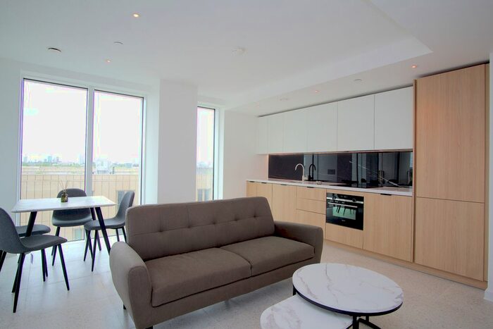 1 Bedroom Flat To Rent In Bouchon Point, Cendal Crescent, London, E1