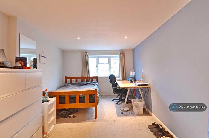 4 Bedroom Semi-Detached House To Rent In Kendal Road, Bristol, BS7