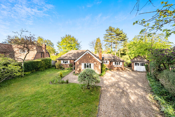 3 Bedroom Bungalow For Sale In Aldworth Road, Upper Basildon, Reading, Berkshire, RG8