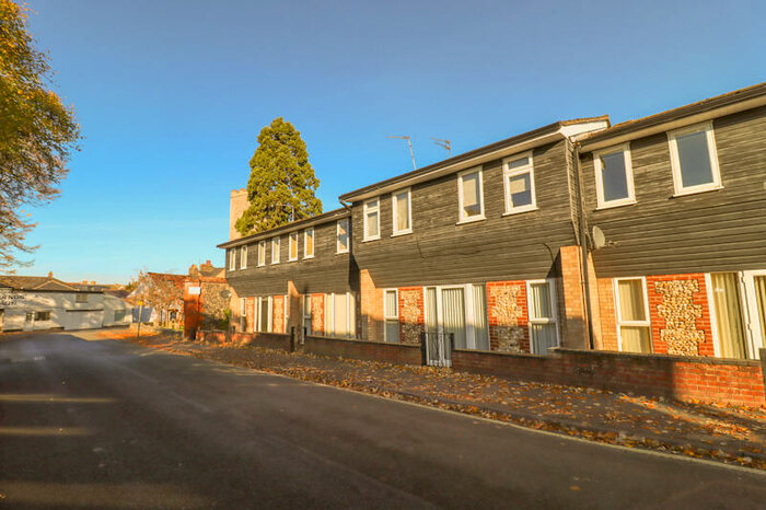 2 Bedroom Maisonette To Rent In Sunnyside, Park Lane, Newmarket, CB8