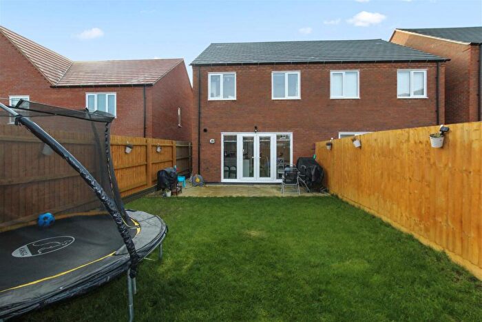 3 Bedroom Semi-Detached House For Sale In Ruby Close, Irthlingborough, NN9
