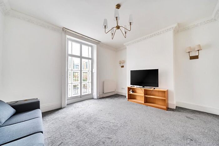 2 Bedroom Flat To Rent In Holland Park Avenue, Holland Park, W11