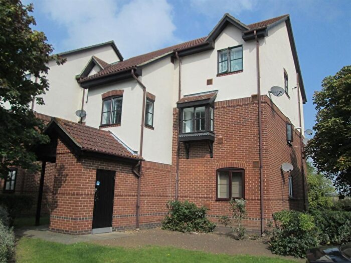 1 Bedroom Flat To Rent In David Close, Harlington, UB3