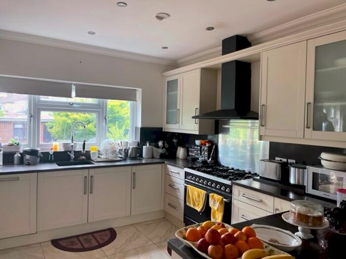 Property To Rent In Great West Road, Osterley, Isleworth, TW7