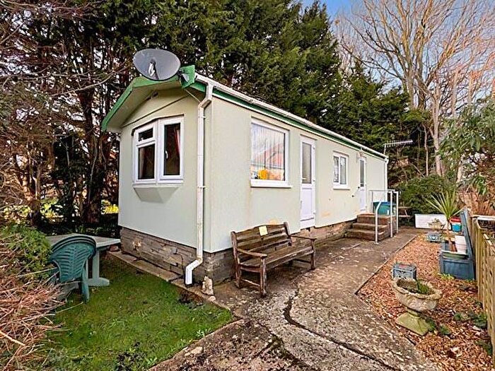 1 Bedroom Park Home For Sale In Worthing Road, Rustington, Littlehampton, BN16