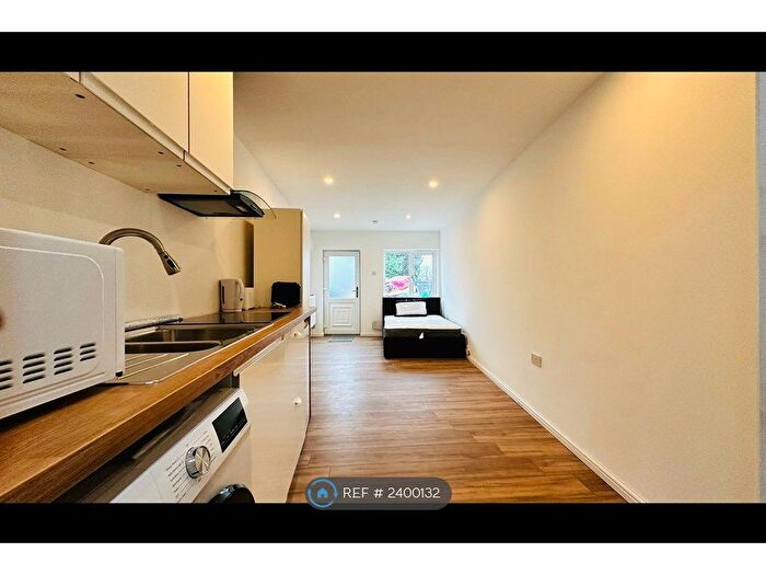 Studio To Rent In Camford, Birmingham, B14