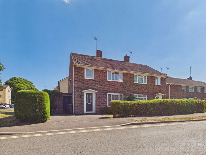 3 Bedroom Semi-Detached House For Sale In Buckmans Road, Crawley, RH11