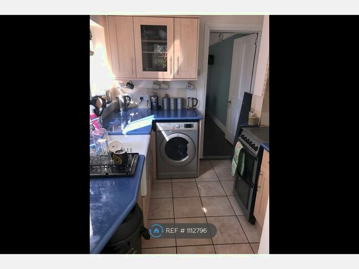 4 Bedroom Semi-Detached House To Rent In Rupert Road, Guildford, GU2