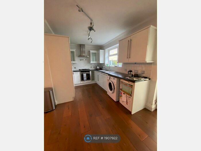 3 Bedroom Terraced House To Rent In Dagnam Park Drive, Romford, RM3