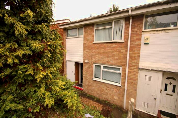 3 Bedroom End Of Terrace House To Rent In Devon Road, Luton, Bedfordshire, LU2
