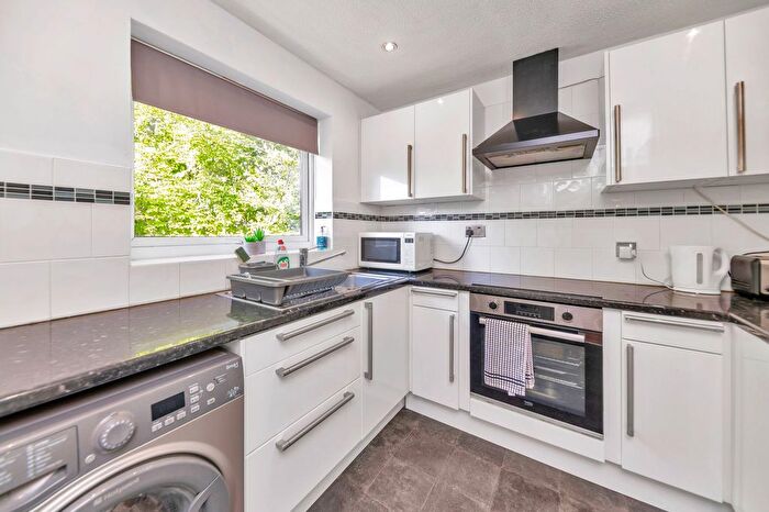 2 Bedroom Flat For Sale In Swift Close, Royston, SG8