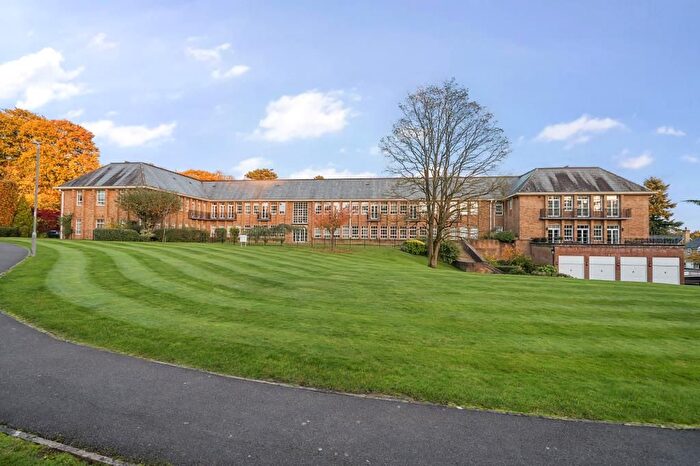 3 Bedroom Flat To Rent In De Havilland Drive, Hazlemere, HP15