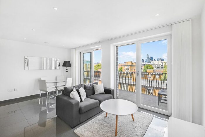 1 Bedroom Flat To Rent In Elliston Apartments, Glade Path, Blackfriars Circus, Southwark, SE1