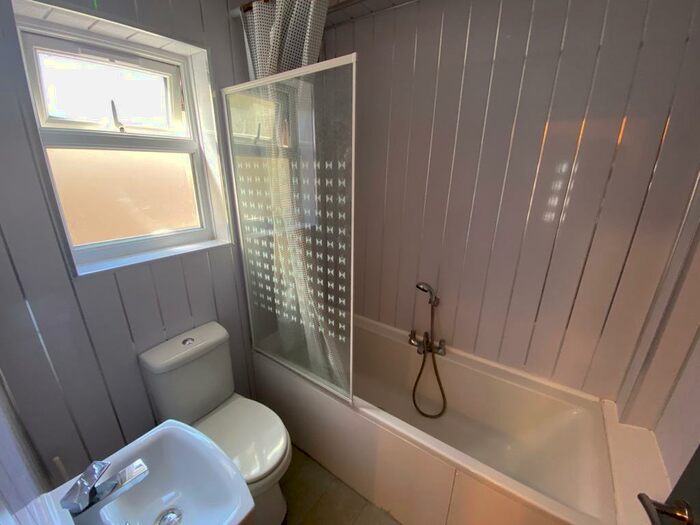 3 Bedroom Flat To Rent In Ashcroft Road, Luton, LU2