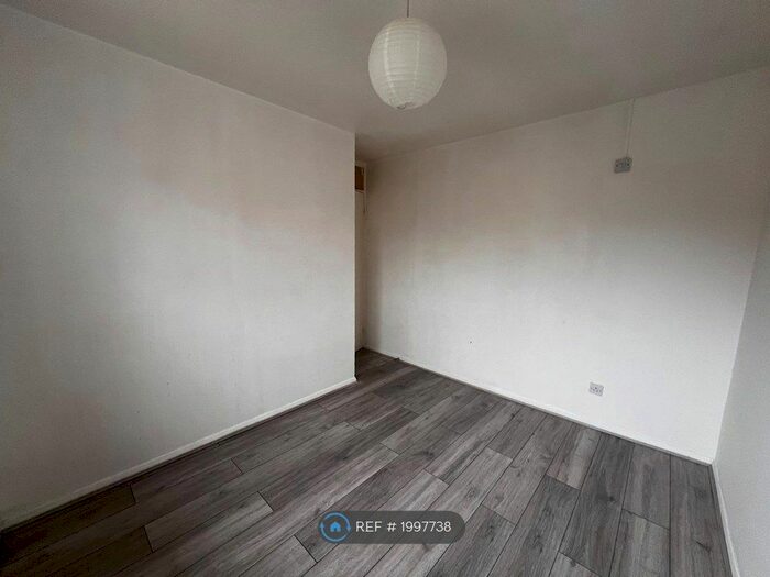 3 Bedroom Semi-Detached House To Rent In Webber Close, Elstree, Borehamwood, WD6