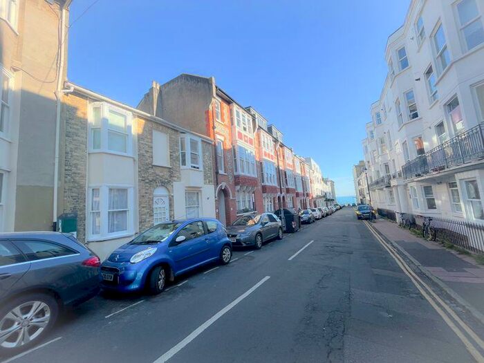 1 Bedroom Ground Flat To Rent In Burlington Street, Brighton, BN2