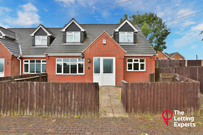 3 Bedroom Semi-Detached House To Rent In St Kilda Place, Tibshelf, DE55