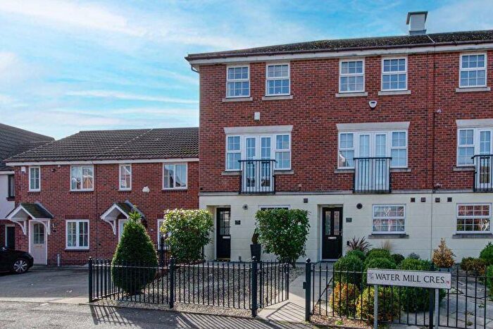 3 Bedroom End Of Terrace House For Sale In Water Mill Crescent, Sutton Coldfield, B76