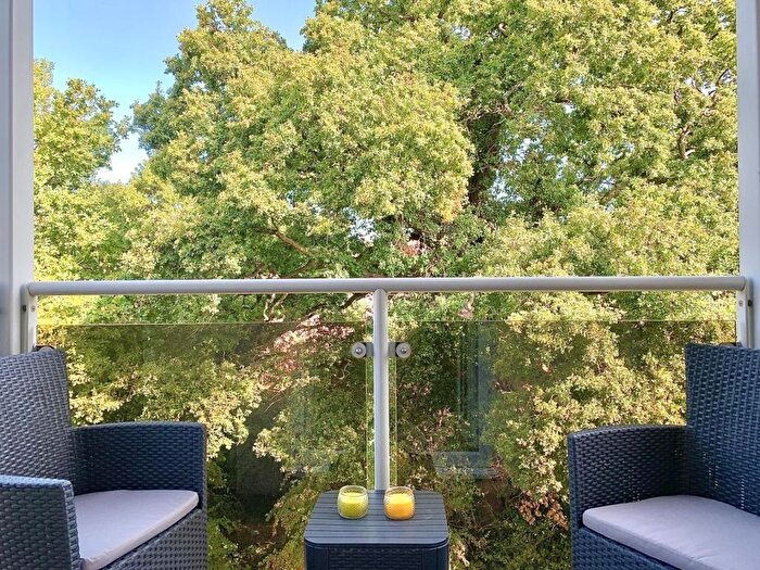 2 Bedroom Apartment To Rent In White's Way, Hedge End, SO30
