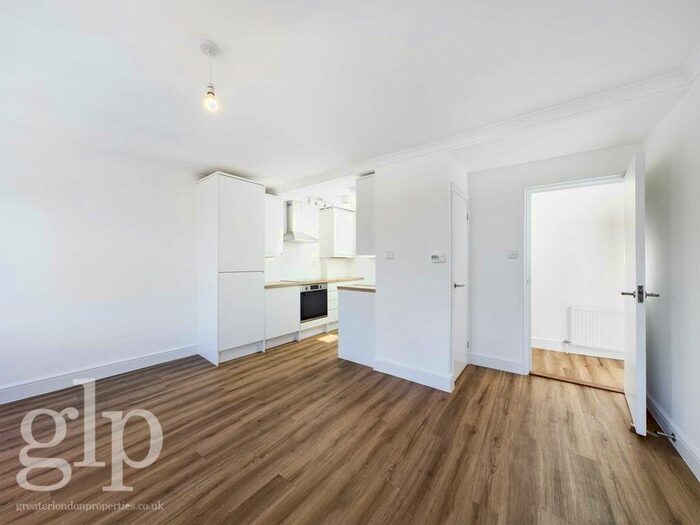1 Bedroom Flat To Rent In Lambs Conduit Street, Bloomsbury, WC1N