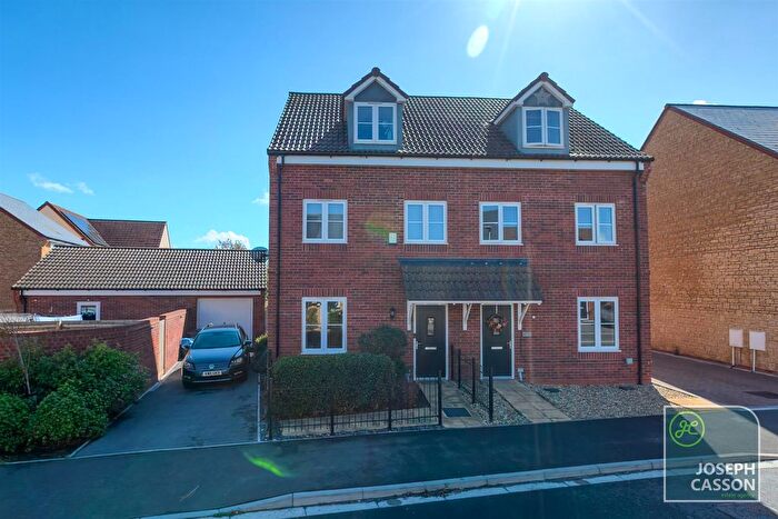 3 Bedroom Semi-detached House For Sale In Campion Way, Wilstock Village, Bridgwater, TA5