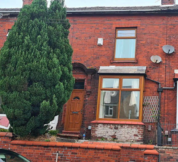 2 Bedroom Terraced House For Sale In Greenacres Road, Oldham, Greater Manchester, OL4
