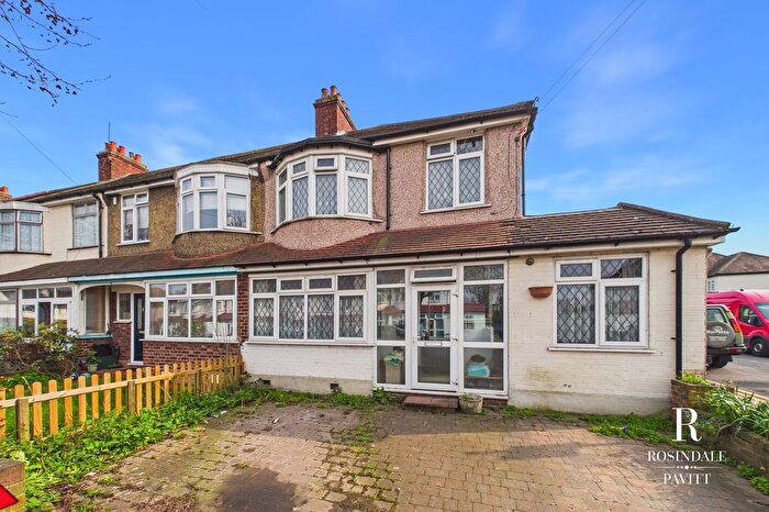 3 Bedroom End Terrace House For Sale In Godalming Avenue, Wallington, SM6