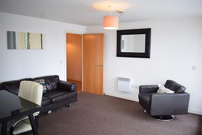 2 Bedroom Flat To Rent In Northern Angel, Dyche Street, Greater Manchester, M4