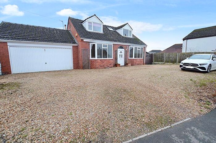 5 Bedroom Detached Bungalow For Sale In Dogdyke Road, Coningsby, LN4