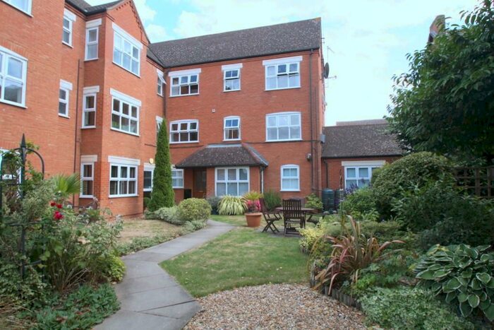 2 Bedroom Apartment To Rent In St. Andrews Road, Bedford, Bedfordshire, MK40