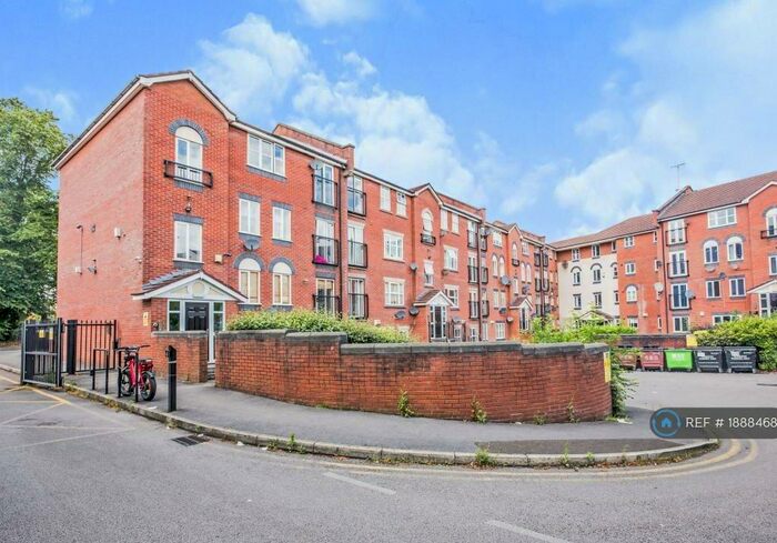 2 Bedroom Flat To Rent In St. Davids Court, Manchester, M8