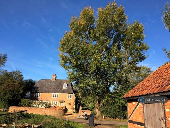 Studio To Rent In Heddington, Calne, SN11